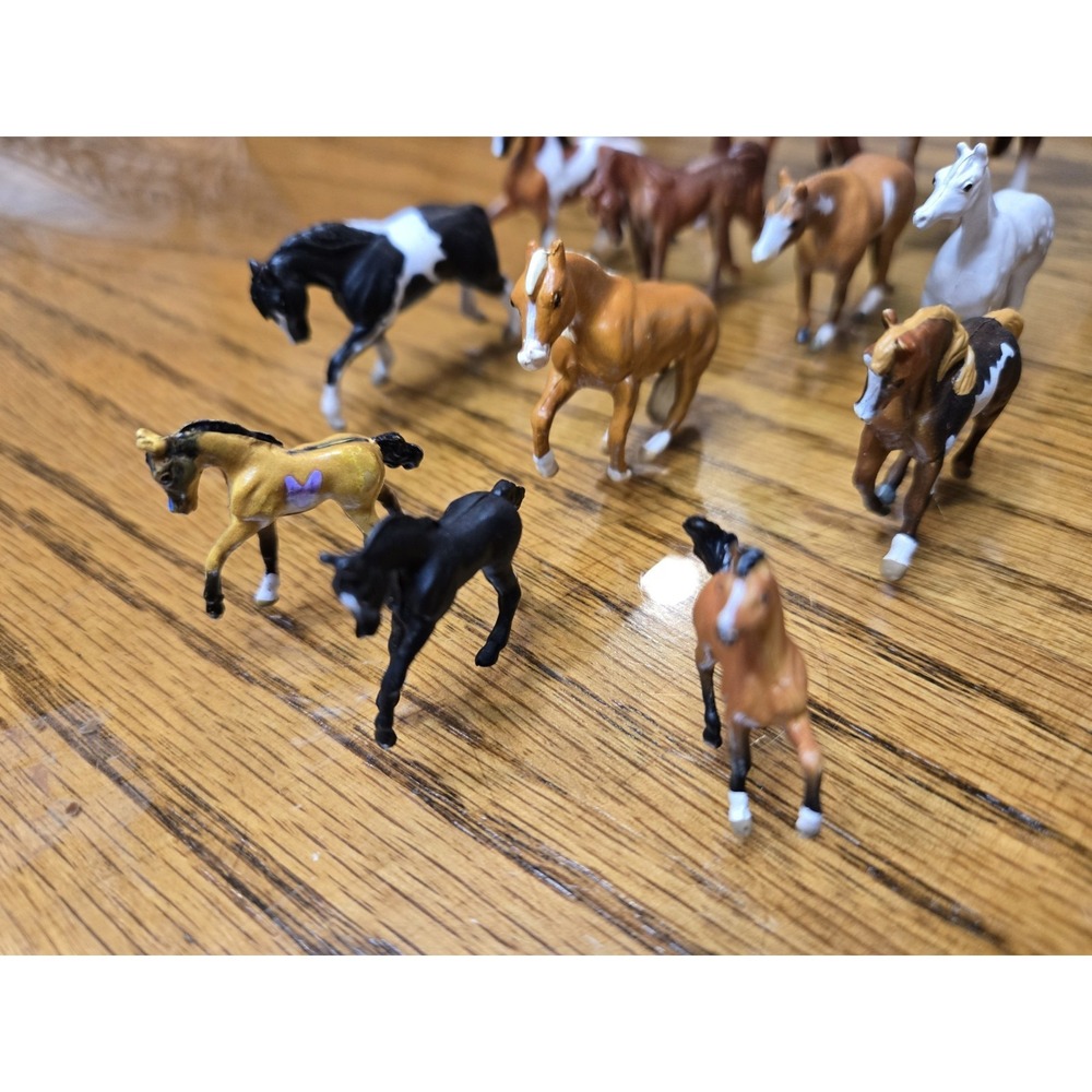 Breyer Model Horses Mixed Lot Of 31 - Picture 2 of 16